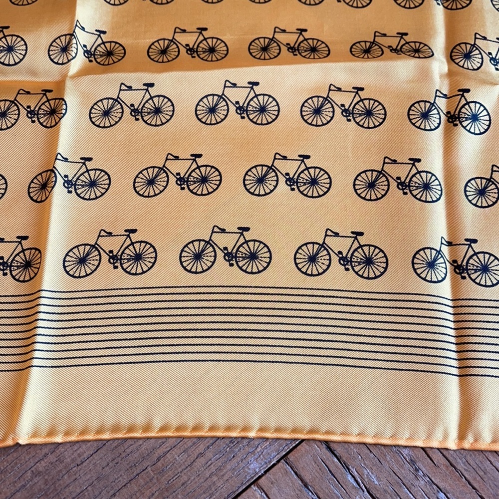 Vintage echo scarf with bicycles 22” square - Picture 2 of 3